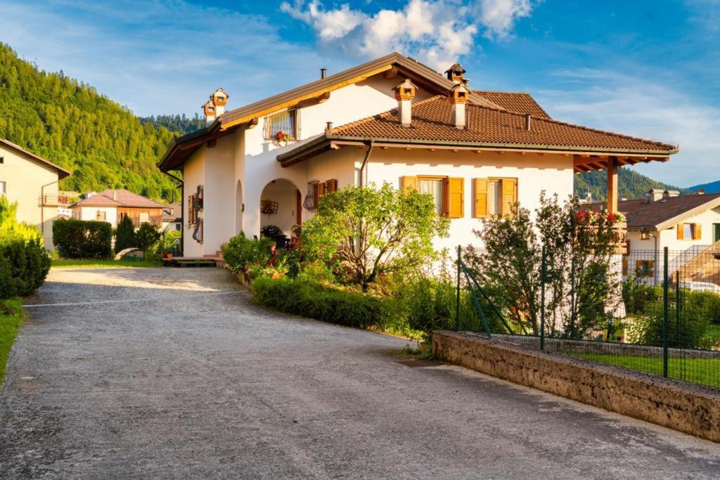 Villa Floris Кастело Тесино Екстериор снимка
